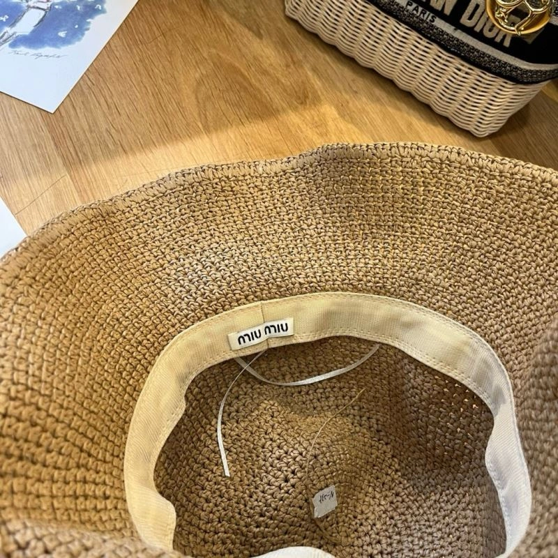 Miu Miu Caps Cozy 261739