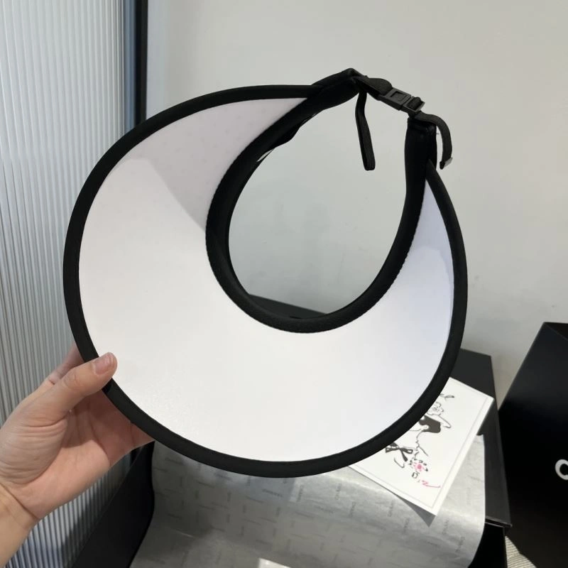 Miu Miu Caps Bold 261712