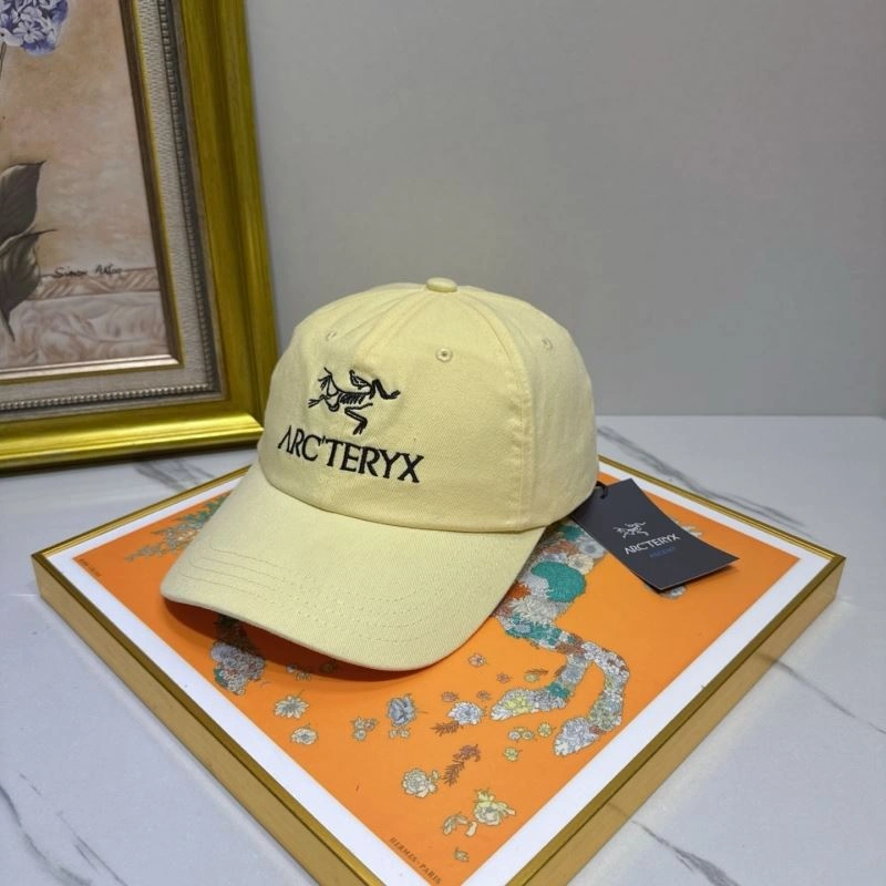 Miu Miu Caps WellDesigned 261705