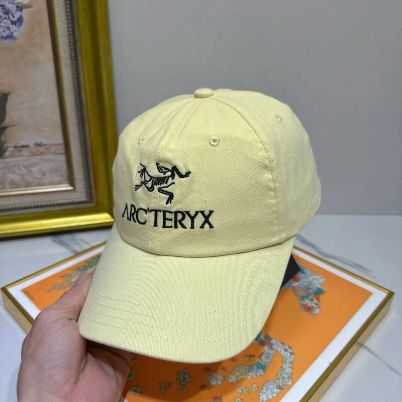 Miu Miu Caps WellDesigned 261705