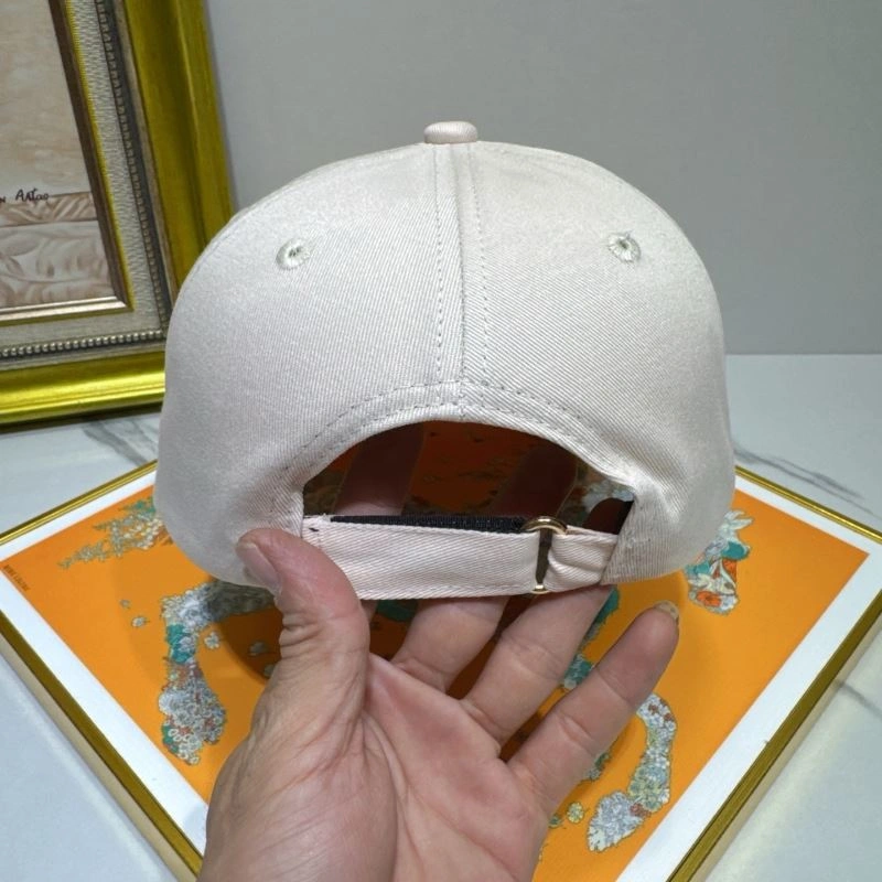 Miu Miu Caps WellDesigned 261699
