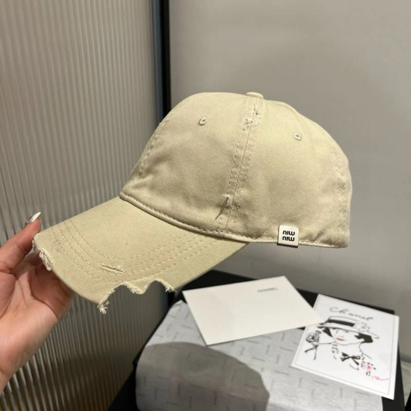 Miu Miu Caps UrbanStyle 261685