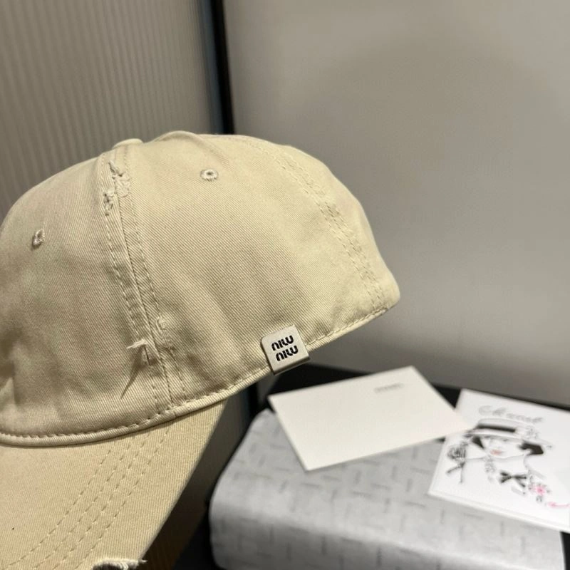 Miu Miu Caps UrbanStyle 261685