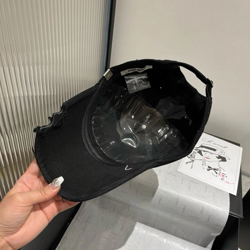 Miu Miu Caps Breathable 261683
