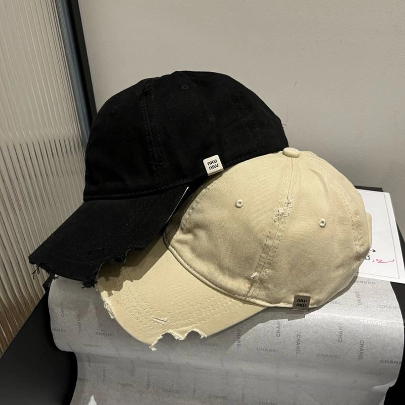 Miu Miu Caps Breathable 261683