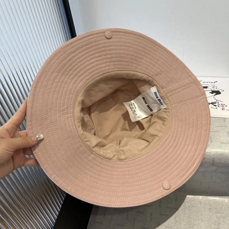Miu Miu Caps TimelessDesign 261688