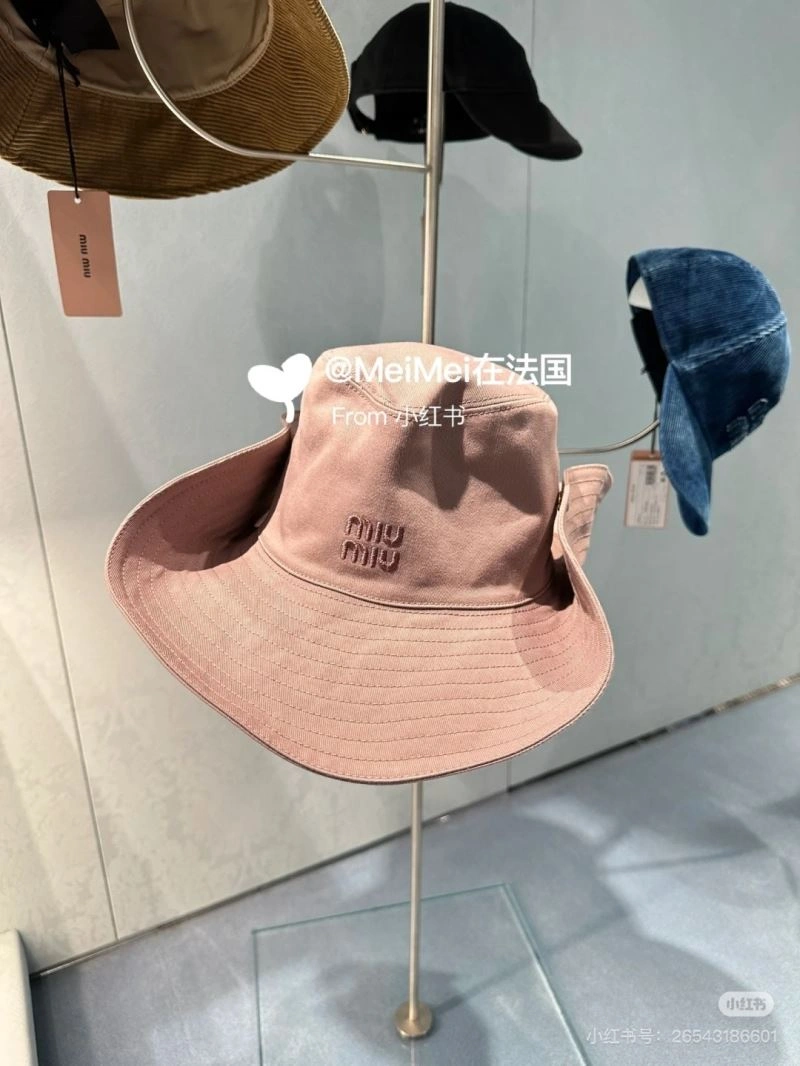 Miu Miu Caps TimelessDesign 261688