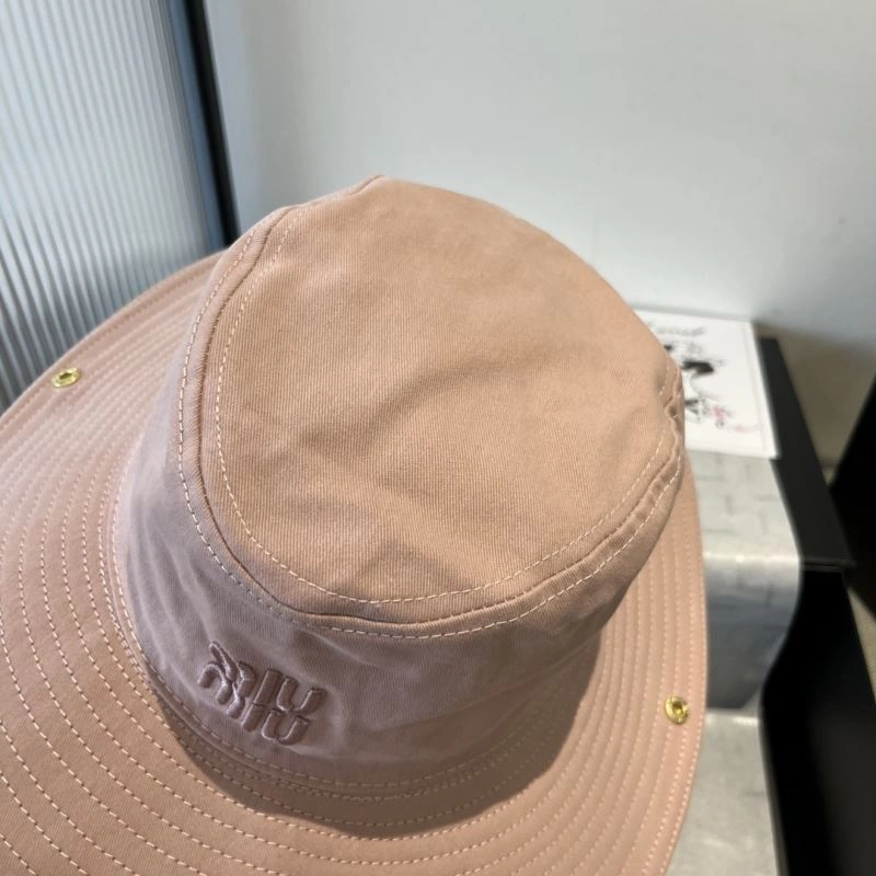 Miu Miu Caps TimelessDesign 261688