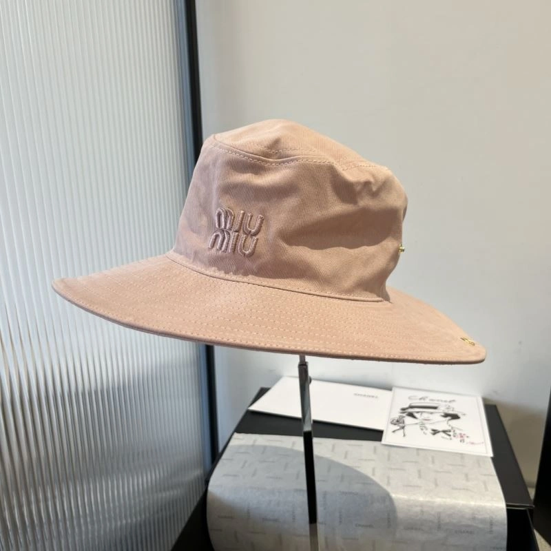 Miu Miu Caps TimelessDesign 261688