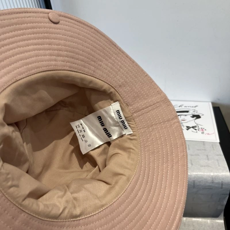 Miu Miu Caps TimelessDesign 261688