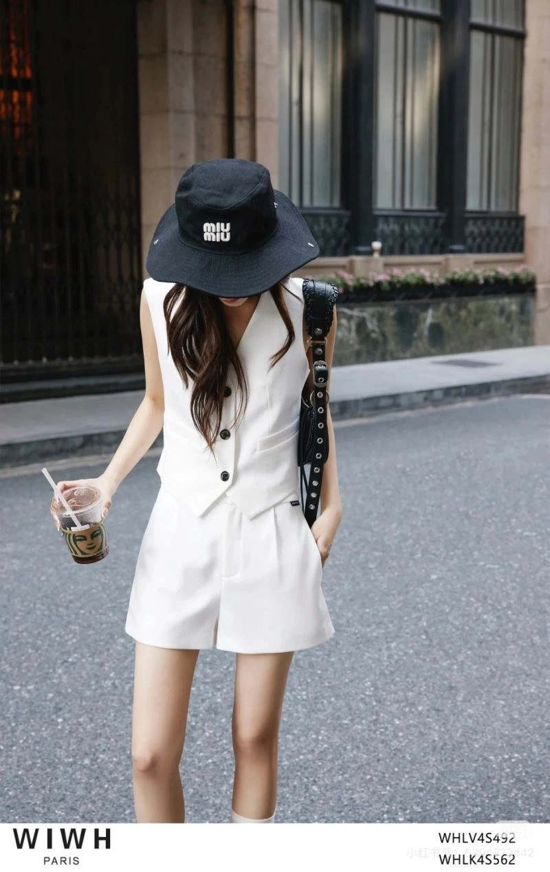 Miu Miu Caps TechFriendly 261678