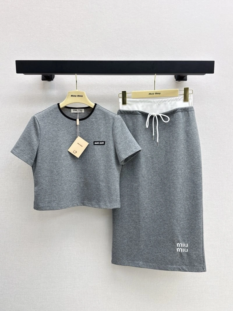 Miu Miu Dress Suits TimelessDesign 148916
