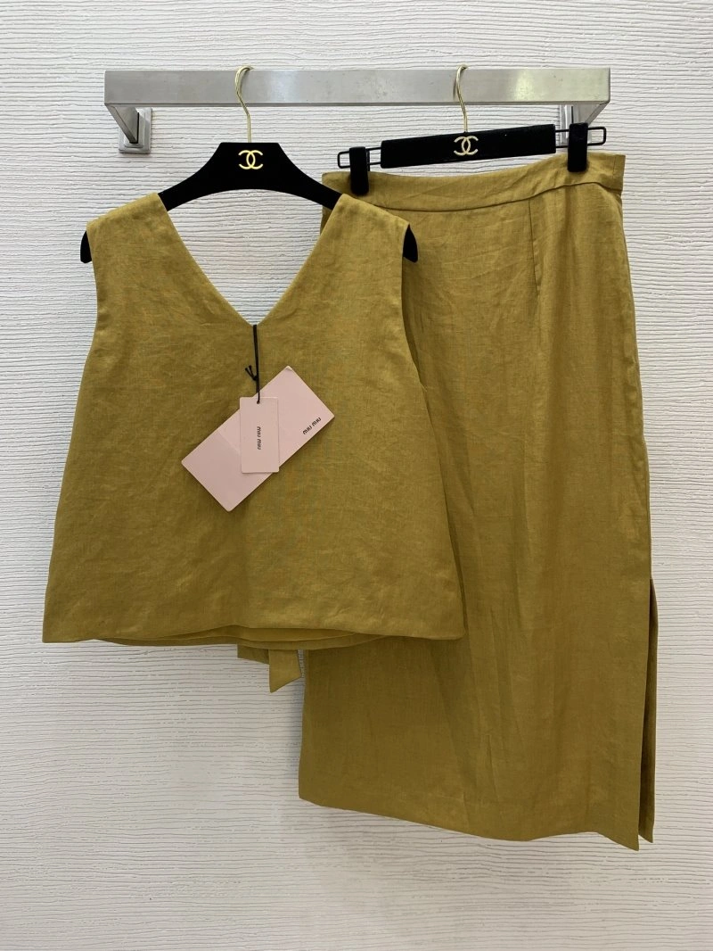 WrinkleFree Miu Miu Dress Suits 153026