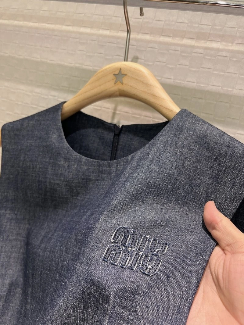 Fashionable Miu Miu Dress 154538