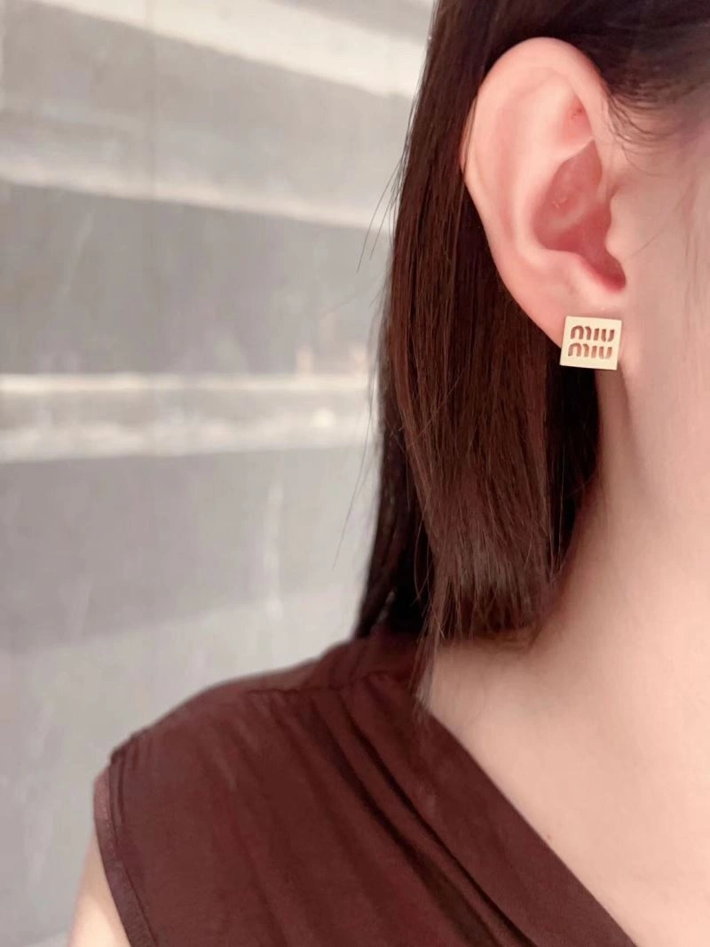 Miu Miu Earrings Elegant 213422