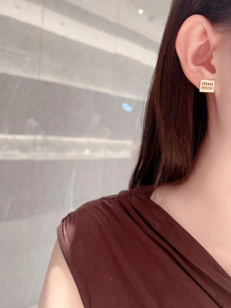Miu Miu Earrings Elegant 213422