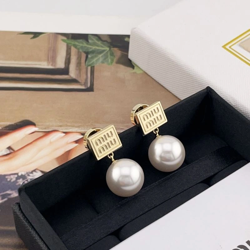 Miu Miu Earrings Compact 211142