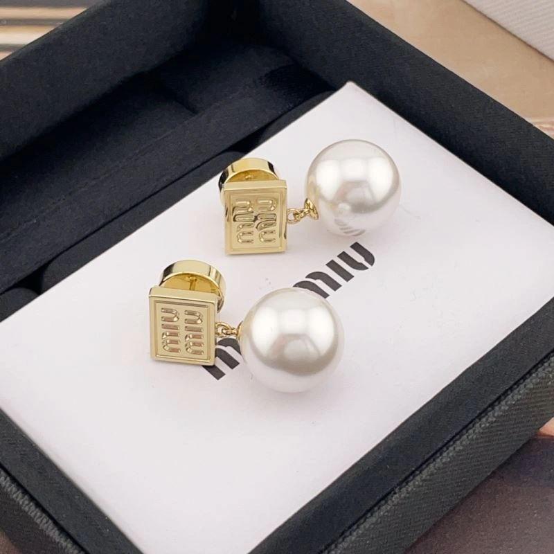 Miu Miu Earrings Compact 211142