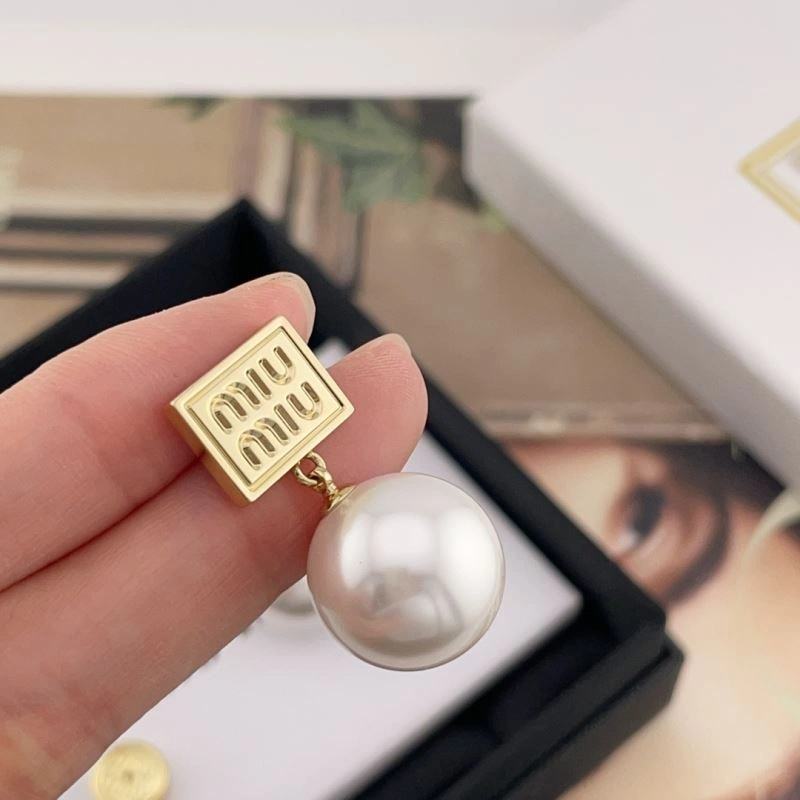 Miu Miu Earrings Compact 211142