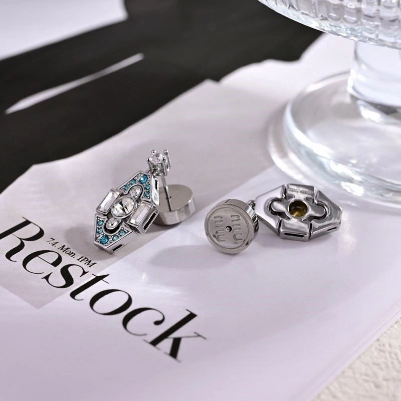 Miu Miu Earrings Compact 209708