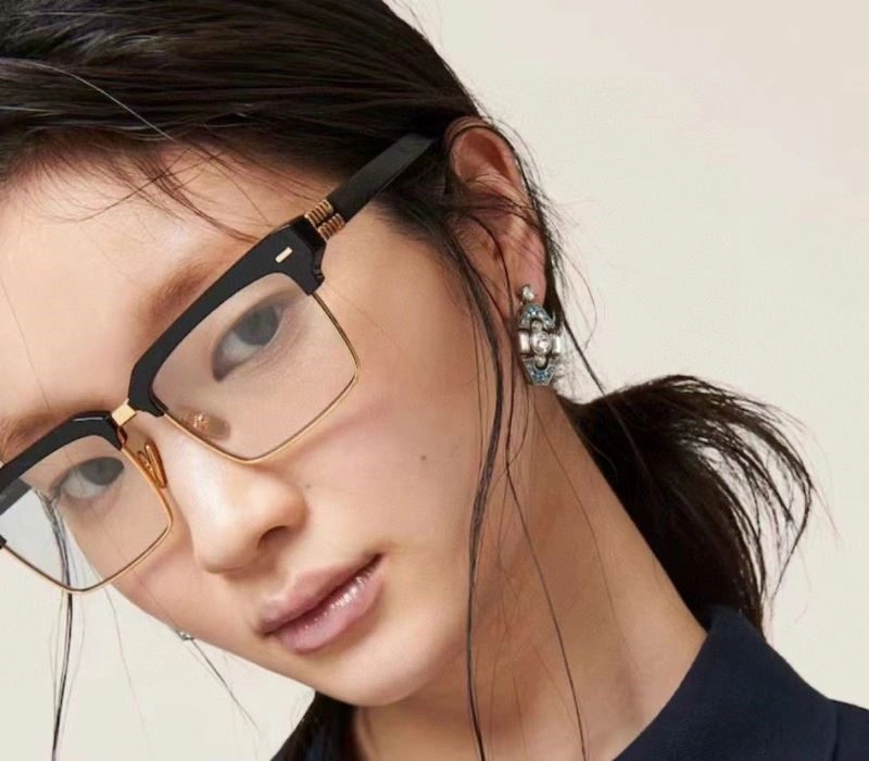 Miu Miu Earrings Compact 209708
