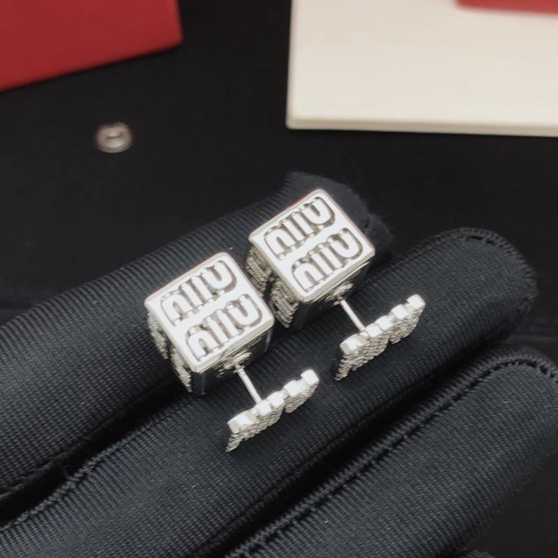 Miu Miu Earrings EasyCare 209216