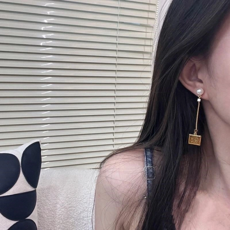 Miu Miu Earrings Effortless 209193