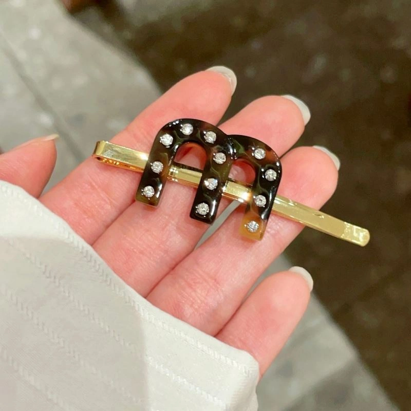 Miu Miu Hairpins Sporty 212866