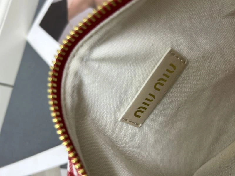 Miu Miu Hobo Bags Neat 83252