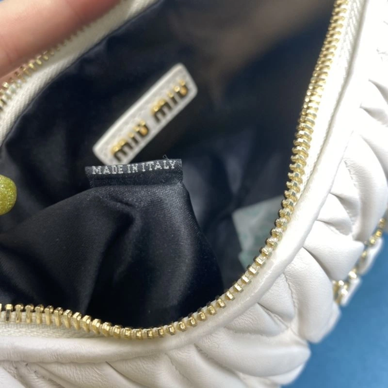 Minimalist Miu Miu Hobo Bags 58276
