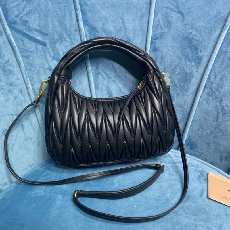 Miu Miu Hobo Bags WellDesigned 58277