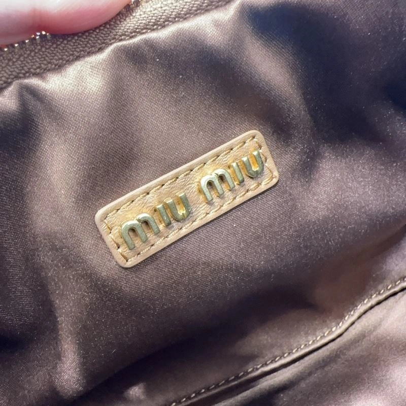 Lightweight Miu Miu Hobo Bags 58269