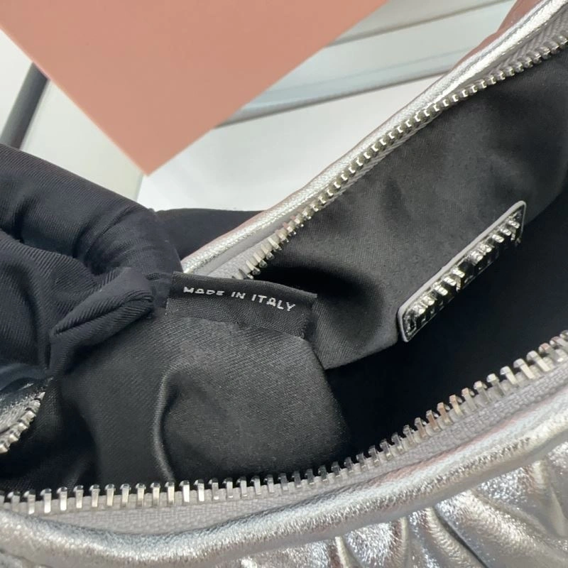 Miu Miu Hobo Bags Reliable 58301