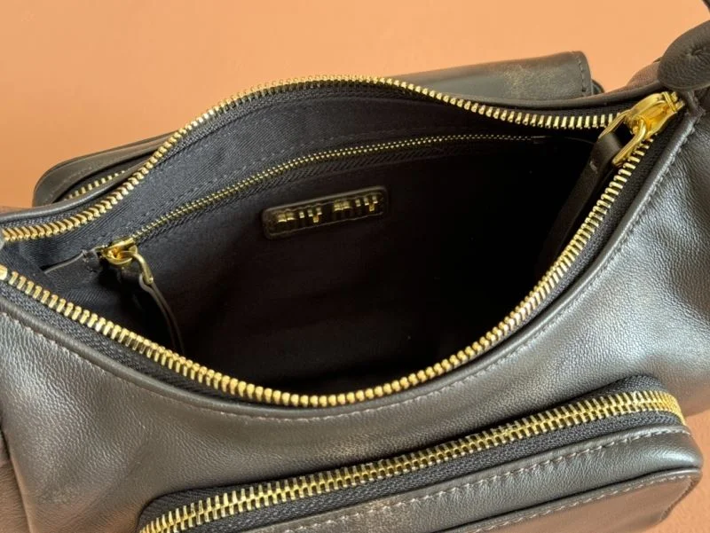 Miu Miu Hobo Bags Soft 49124