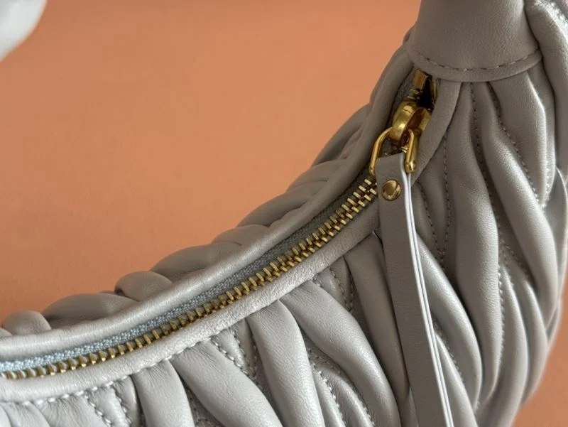 Miu Miu Hobo Bags Sporty 49125
