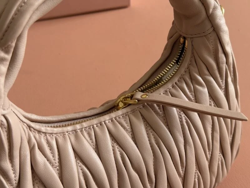 Miu Miu Hobo Bags Trendsetting 49120