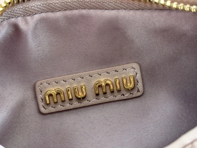 Miu Miu Hobo Bags Trendsetting 49120