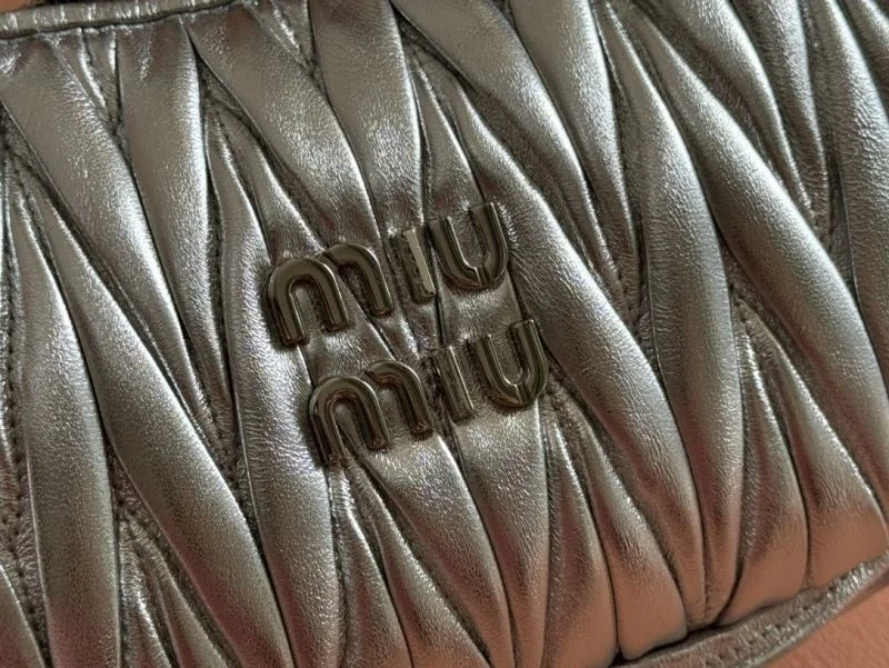 Miu Miu Hobo Bags Attractive 49122