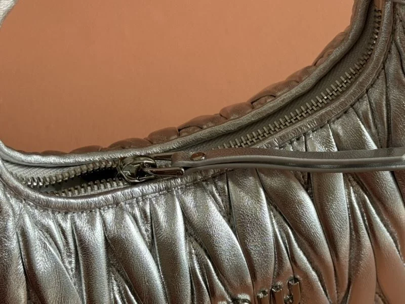 Miu Miu Hobo Bags Attractive 49122