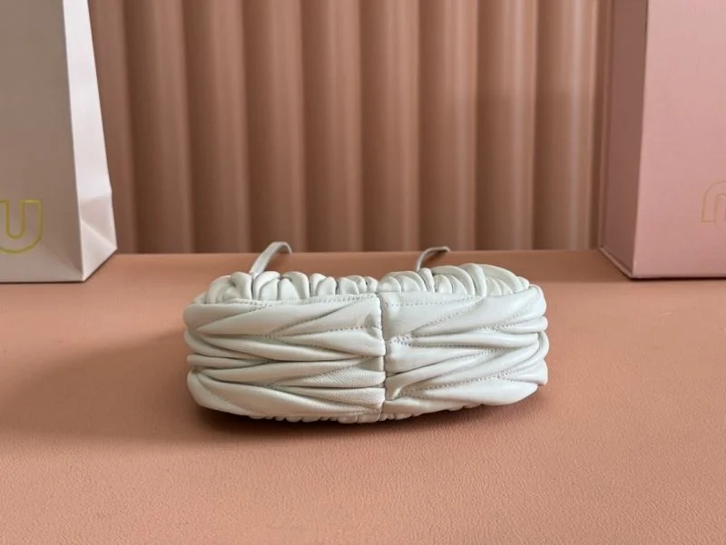 Miu Miu Hobo Bags Comfortable 49107