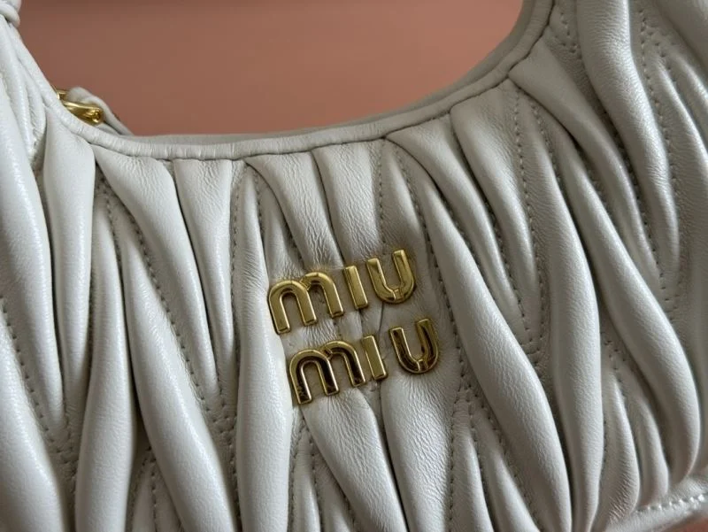 Miu Miu Hobo Bags Comfortable 49107