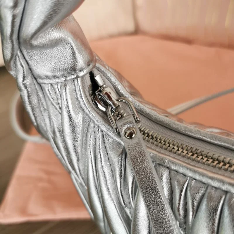 Miu Miu Hobo Bags Modern 43784