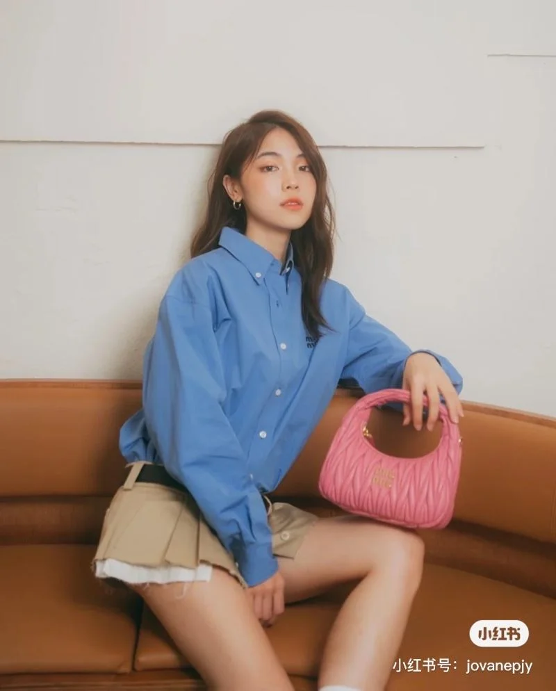 Resilient Miu Miu Hobo Bags 43777