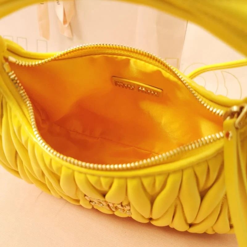 Miu Miu Hobo Bags FastDry 43820