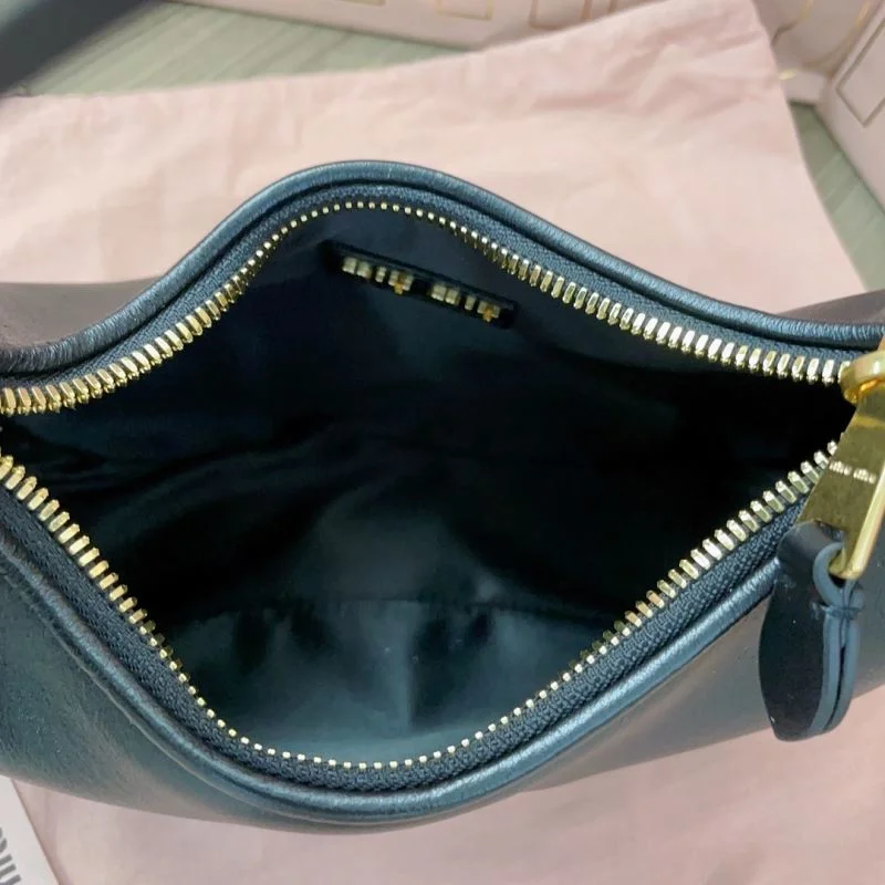 Miu Miu Hobo Bags QuickDry 43570