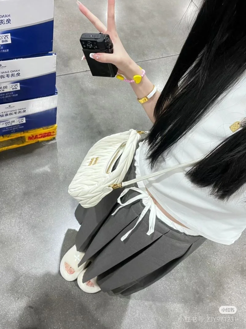 Miu Miu Hobo Bags Bright 43566