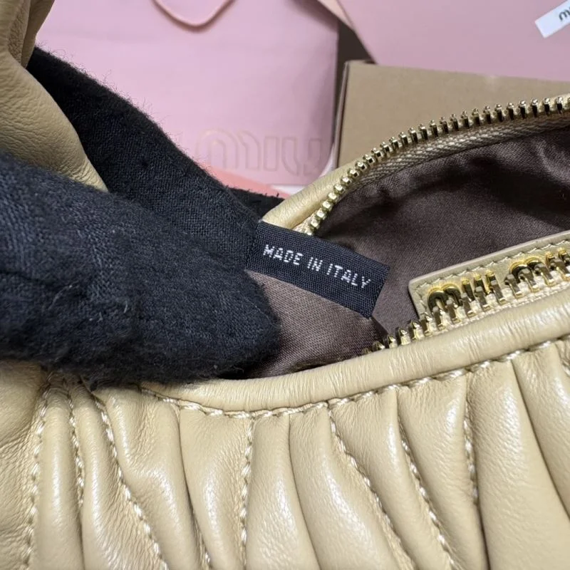 Miu Miu Hobo Bags Durable 43551