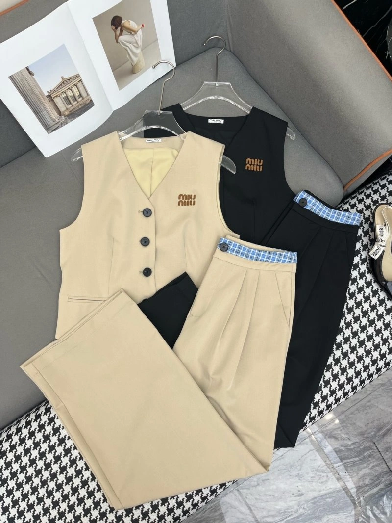 ModernLook Miu Miu Long Suits 156340