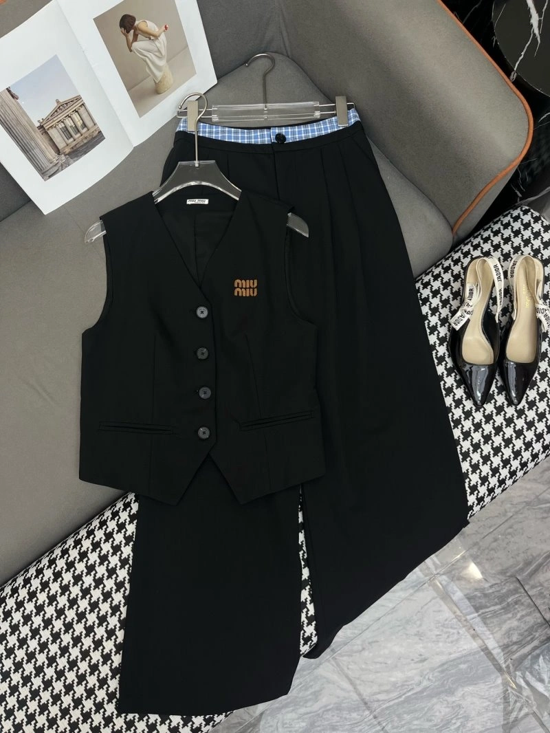 ModernLook Miu Miu Long Suits 156340