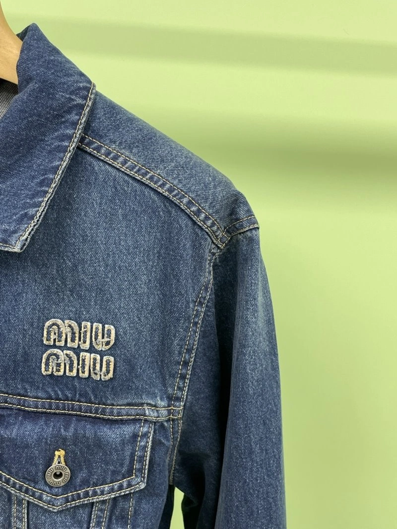 Miu Miu Outwear TimelessDesign 148824